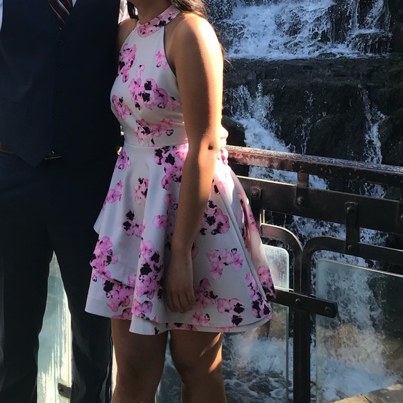 Light grey and pink floral fit and flare dress - Picture 4 of 4